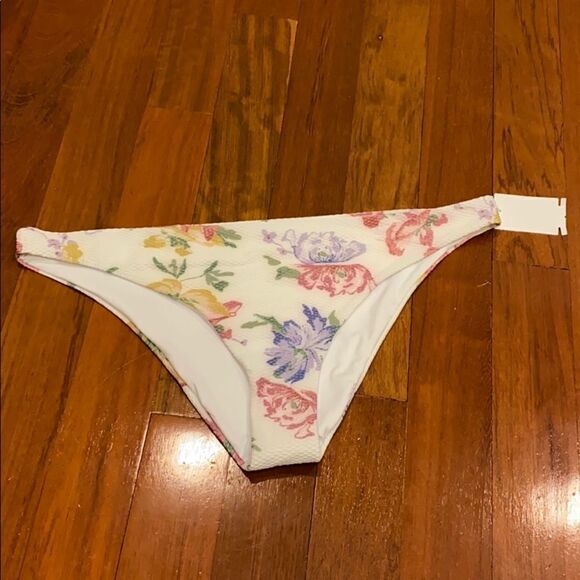 Chelsea 28 New Floral Bikini bottoms - Picture 2 of 8